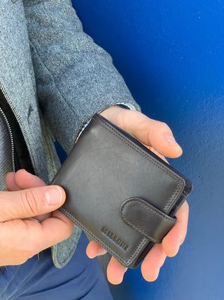 Leather Wallet Navy / Leather C 10540 NVY Milleni Leather Men's Tab Wallet in Navy